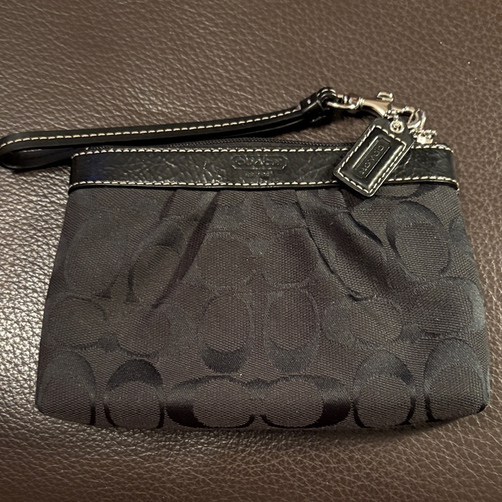 Coach Signature Black Wristlet